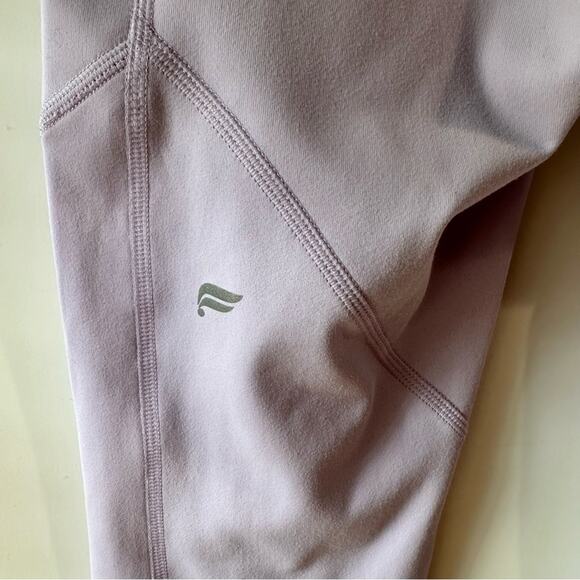 Fabletics Leggings PureLuxe Oasis Capri Hazy Iris NEW! - Picture 12 of 15